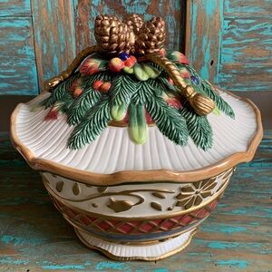 Fitz & Floyd Classics Jolly Ole St. Nick Fruited Bowl With lid Retired